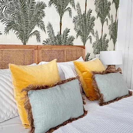 Center New And Luxurious On The 627