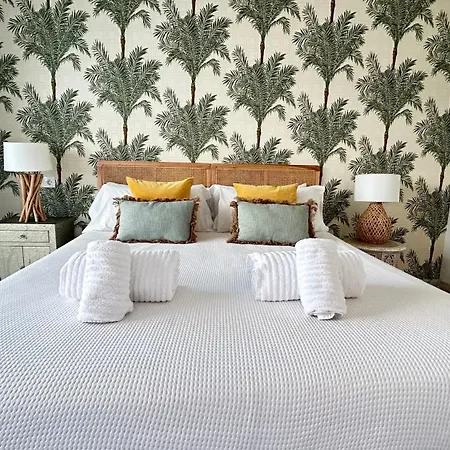 Center New And Luxurious On The 627 *