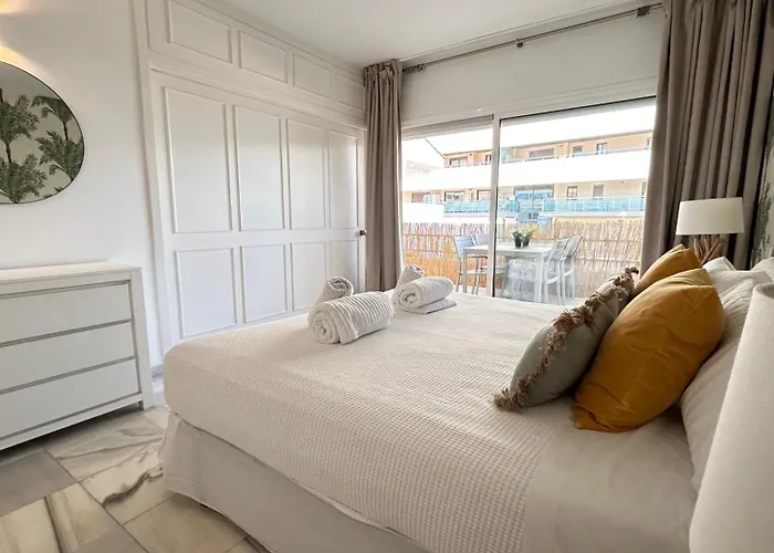 Center New And Luxurious On The 627 *