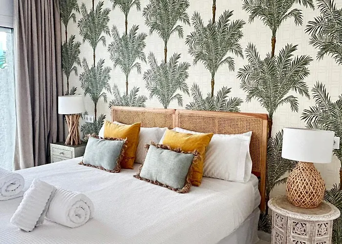 Center New And Luxurious On The 627 *